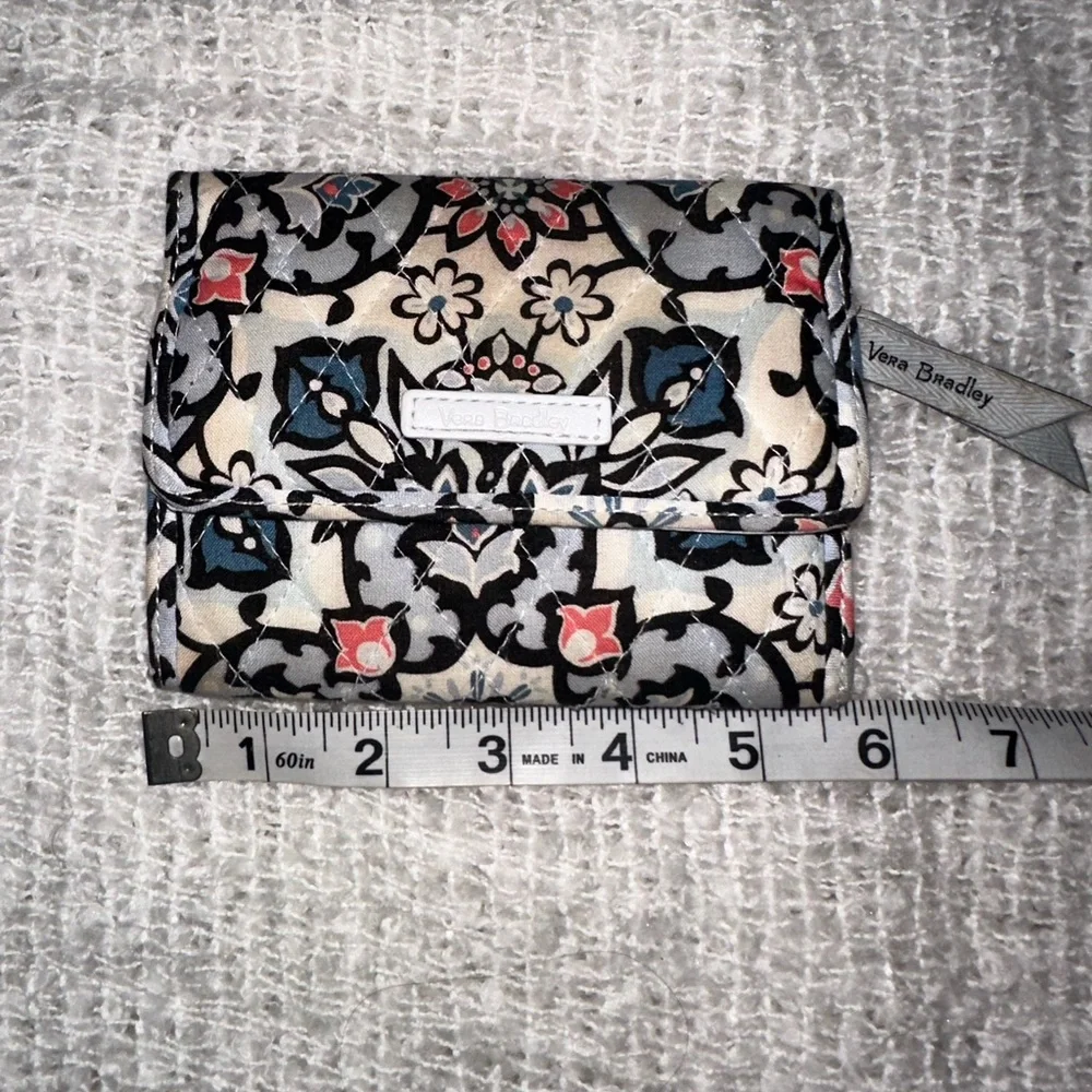 Vera Bradley Lisbon‎ Medallion RFID Euro Wallet - Picture 7 of 7